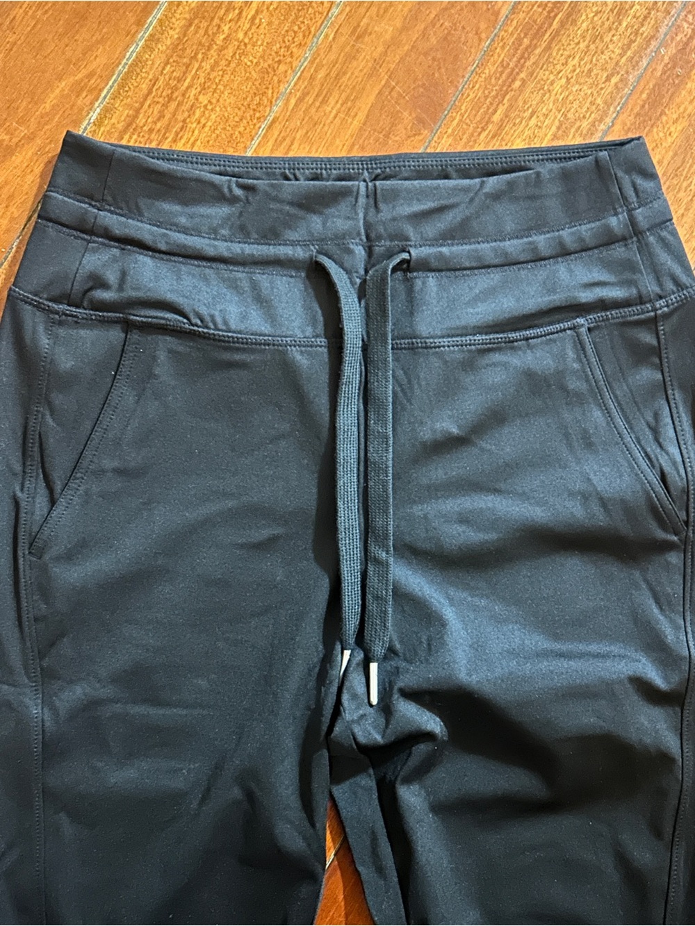 HALARA Black High-Waist Leggings with Drawstring